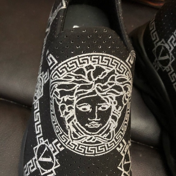 Running Shoes size 8  VERSACE - Picture 3 of 4